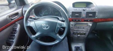 Toyota Avensis 2.  0i 2005