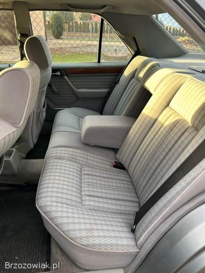 Mercedes-Benz W124 Sedan  1990