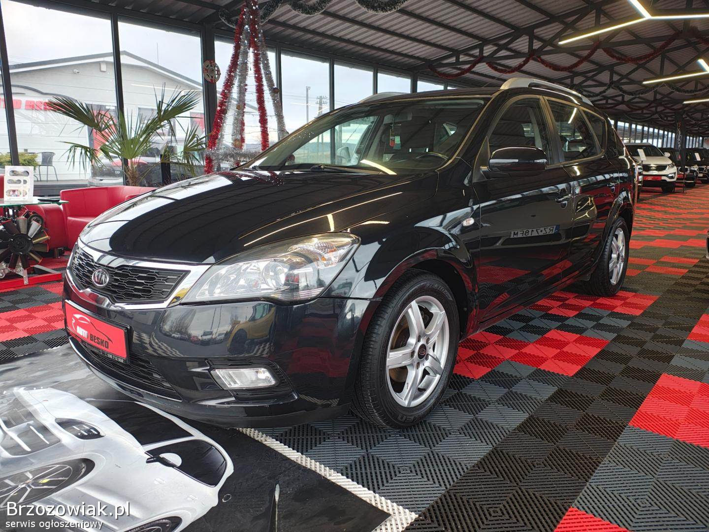 Kia Cee'd 1.  4benz Zadbany  2010