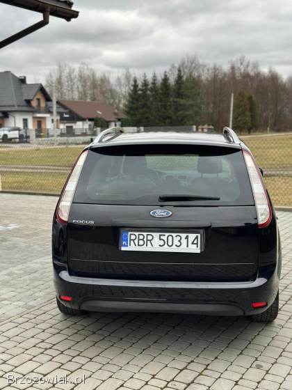 Ford Focus 1,  6 16v Benzyna  2009