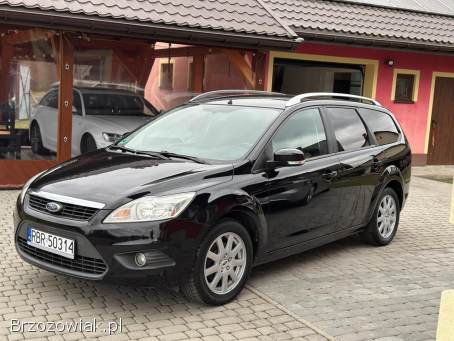 Ford Focus 1,  6 16v Benzyna  2009