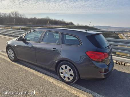 Opel Astra Kombi 2011