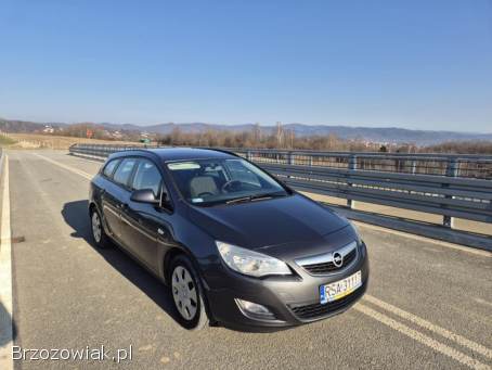 Opel Astra Kombi 2011