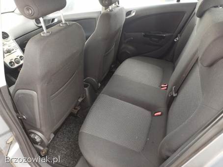 Opel Corsa D Benzyna 1.  2 2010