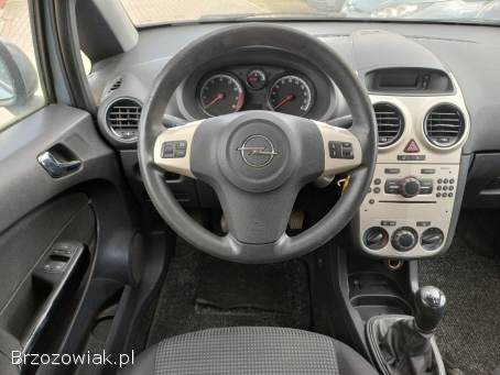 Opel Corsa D Benzyna 1.  2 2010