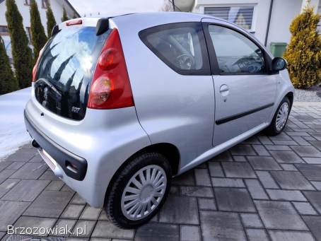 Peugeot 107 1.  0 Klima 2010